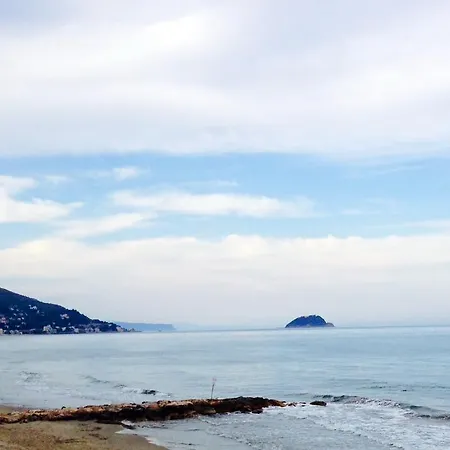 Attico Fronte Mare * Алассио