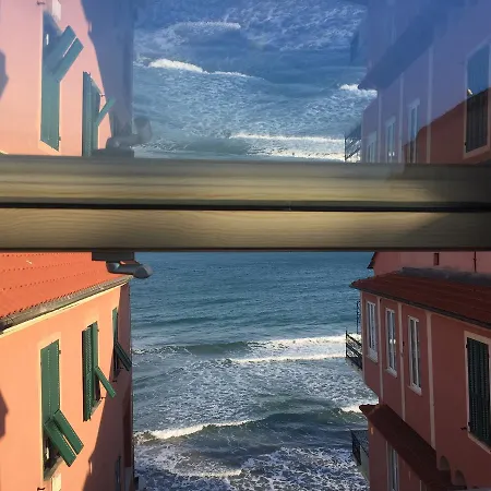 Attico Fronte Mare Apartmán *