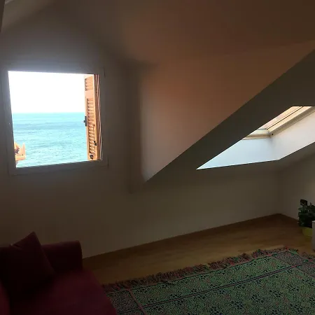 Апартаменти Attico Fronte Mare Алассіо