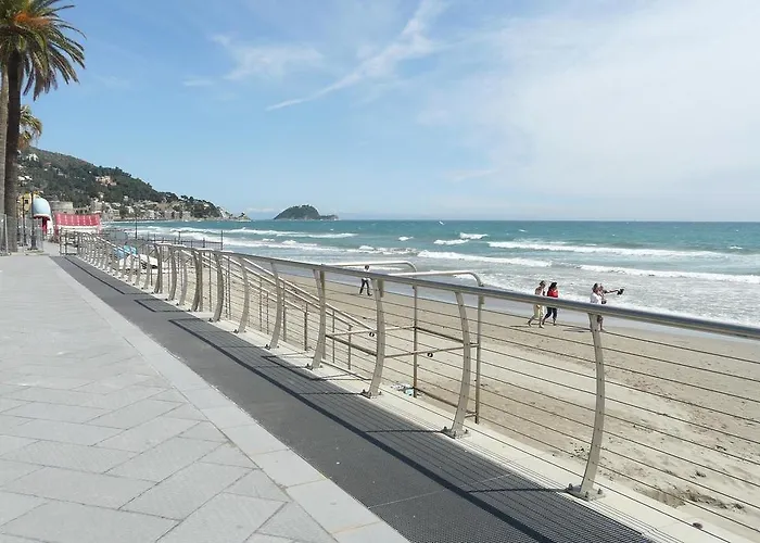 公寓 Attico Fronte Mare 阿拉西奥