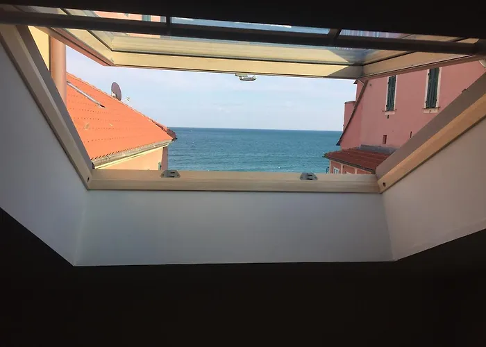 Attico Fronte Mare 公寓 阿拉西奥